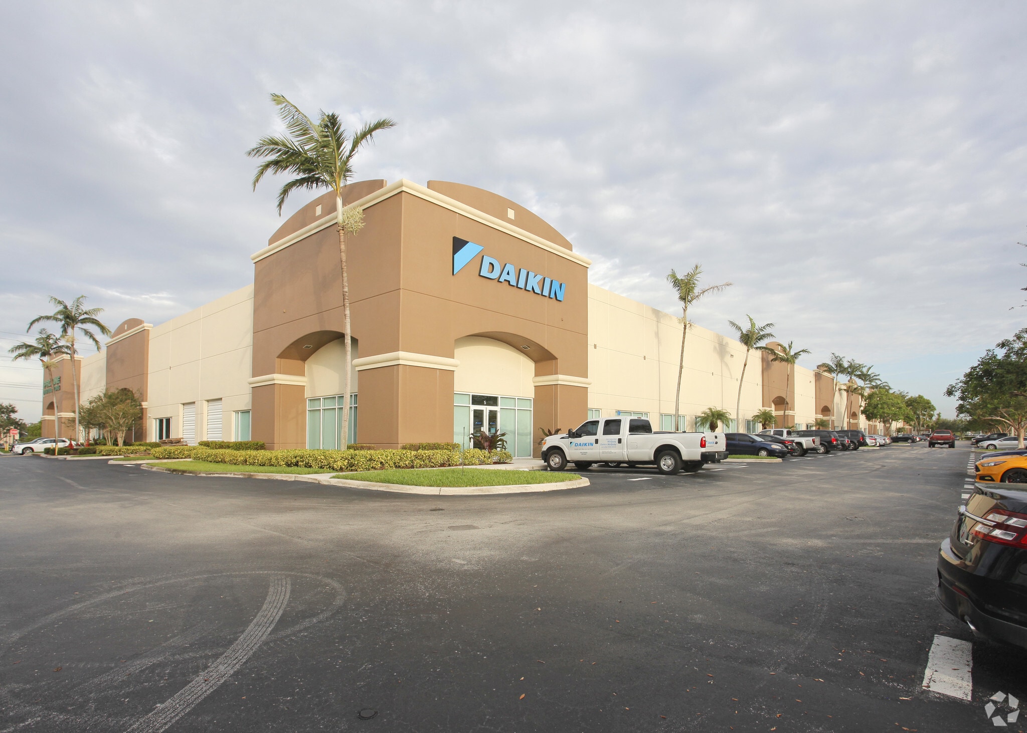 15712 SW 41st St, Davie, FL for lease Primary Photo- Image 1 of 8