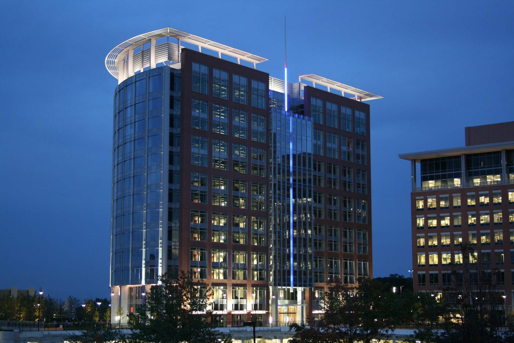 1850 Towers Crescent Plz, Vienna, VA à louer Photo du bâtiment- Image 1 de 9