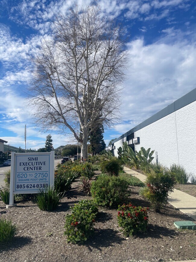 Plus de détails pour 195 E Easy St, Simi Valley, CA - Industriel à louer