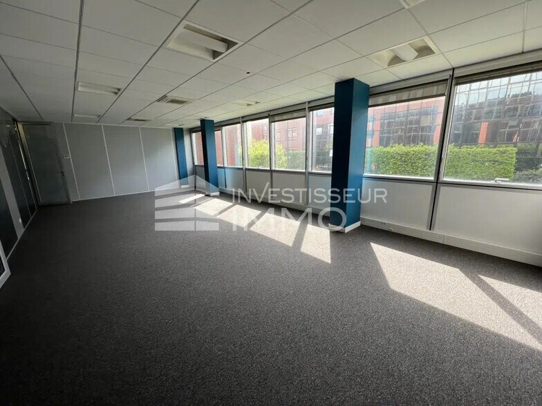 Office in Vélizy-Villacoublay for lease - Interior Photo - Image 2 of 4