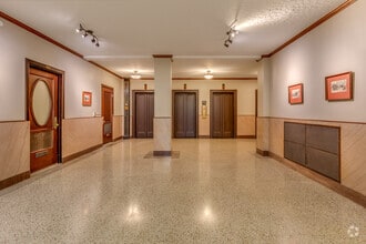 105 N Hudson Ave, Oklahoma City, OK for lease Interior Photo- Image 2 of 12