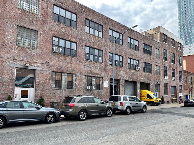 526 46th Ave, Long Island City, NY for lease - Building Photo - Image 2 of 3