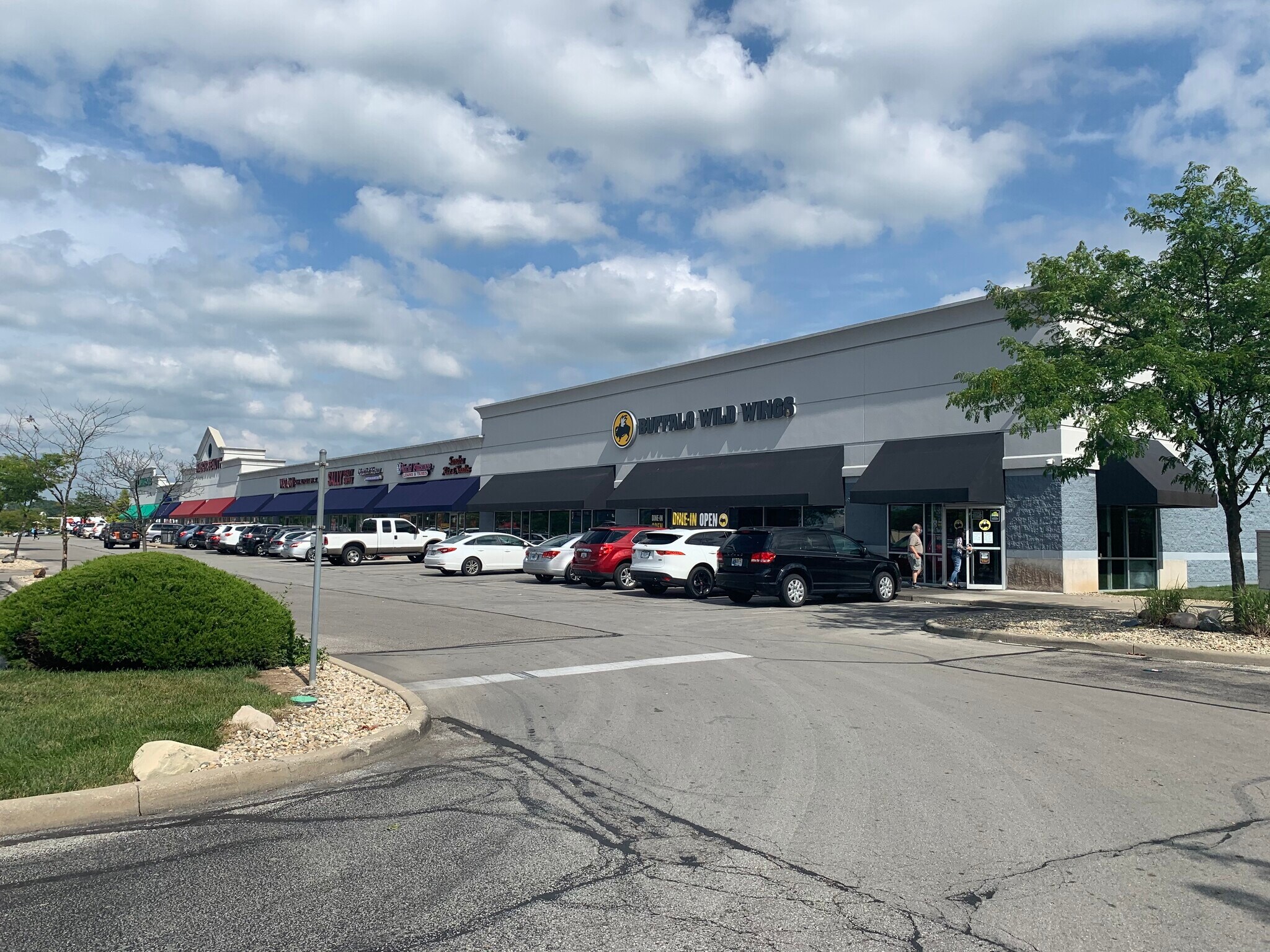 10625 Pendleton Pike, Indianapolis, IN for lease Building Photo- Image 1 of 2