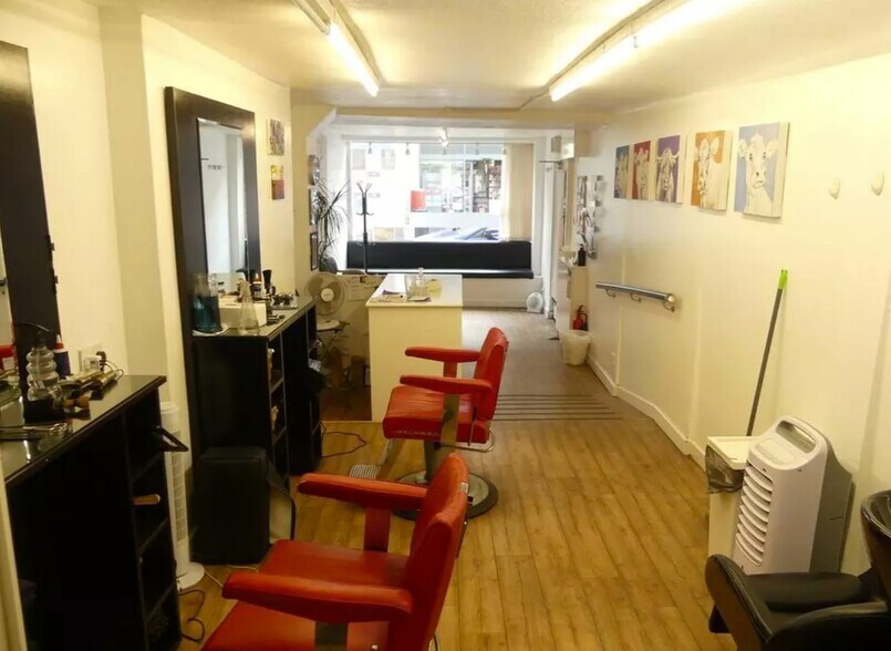 9 High St, Malmesbury for lease - Interior Photo - Image 3 of 3