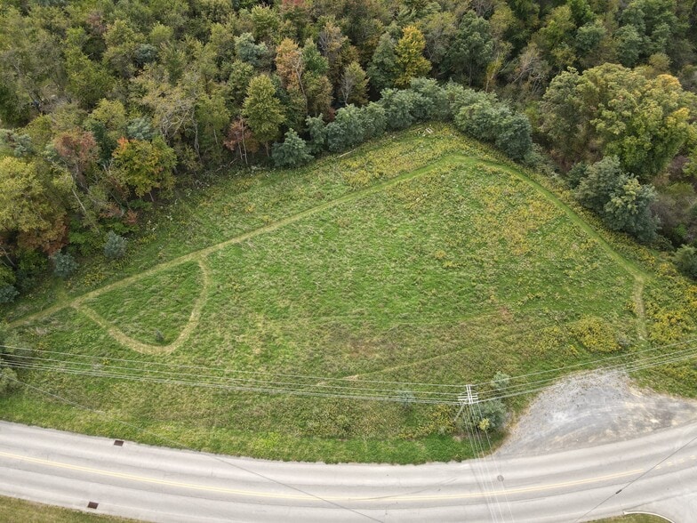 206 Russell Rd, Zelienople, PA for sale - Building Photo - Image 2 of 2