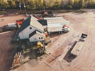 Plus de détails pour 100 Axle Dr, Caspian, MI - Industriel à vendre