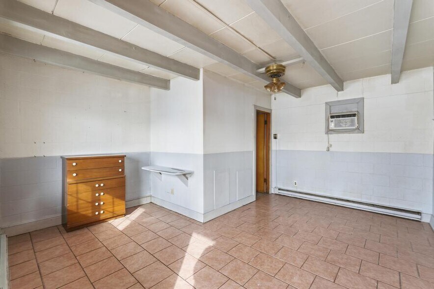 1712 Ashmun St, Sault Sainte Marie, MI à vendre - Photo du bâtiment - Image 3 de 15