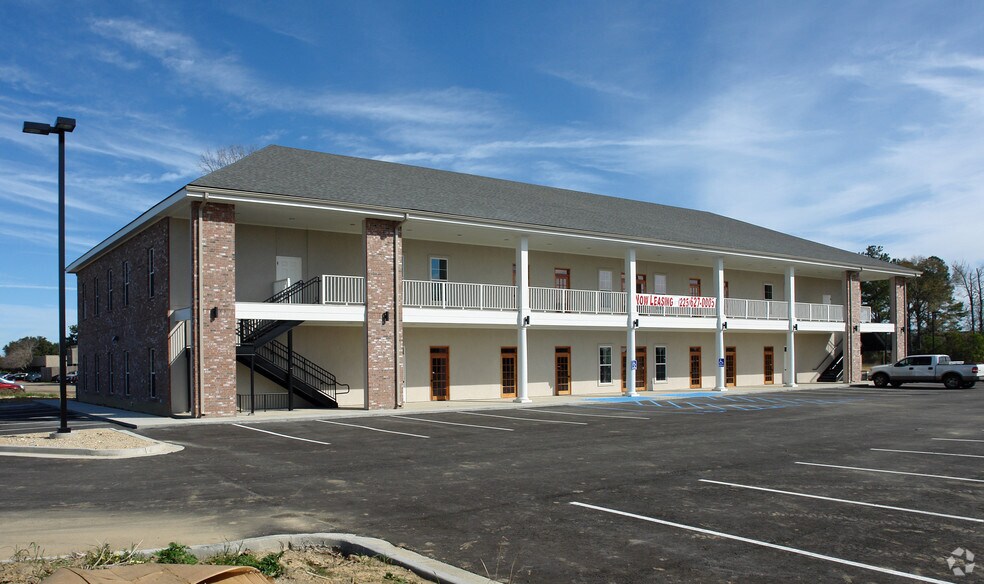 4444 American Way, Baton Rouge, LA à louer - Photo du bâtiment - Image 3 de 38