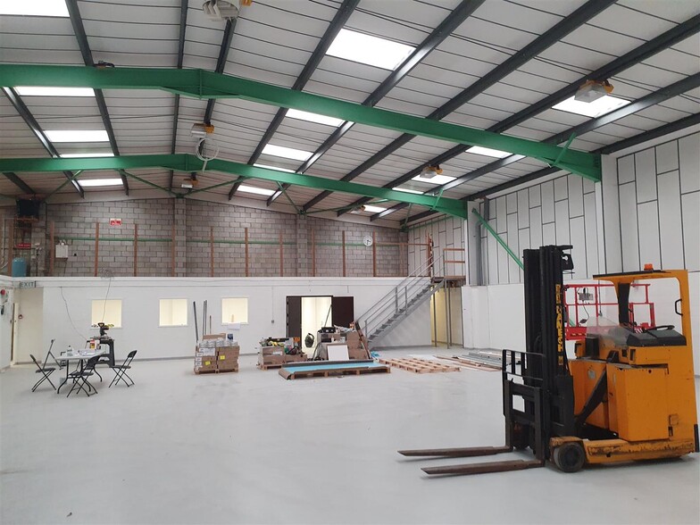 1 Paradise, Hemel Hempstead for lease - Interior Photo - Image 2 of 3