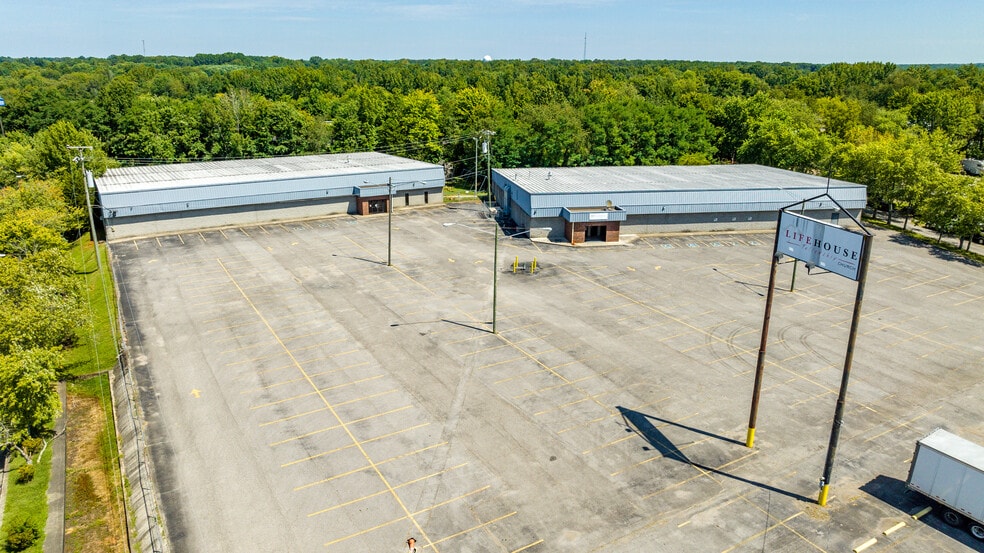 221 Gifford Pl, Joelton, TN for sale - Building Photo - Image 2 of 8