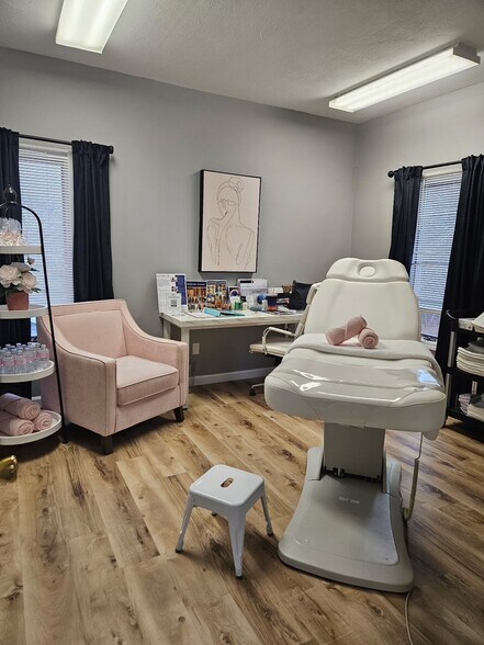 960 Tiogue Pl, Coventry, RI à louer - Photo du bâtiment - Image 3 de 14