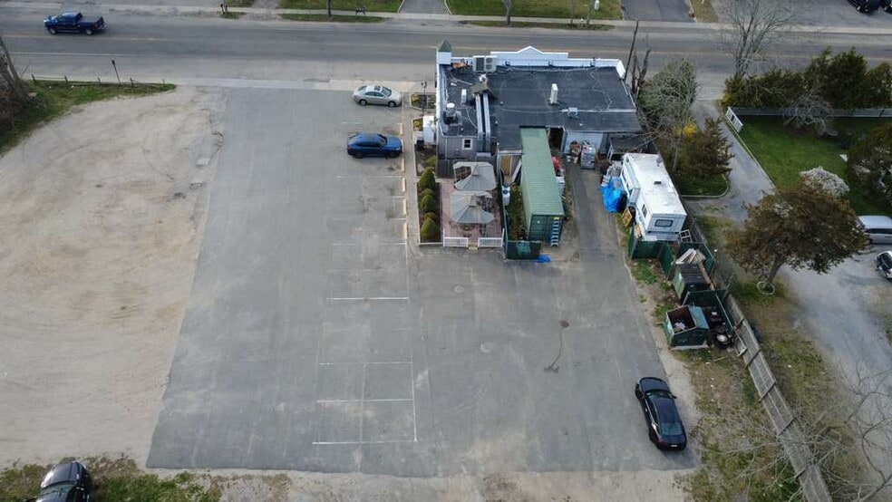 615 Montauk Hwy, East Quogue, NY for sale - Building Photo - Image 2 of 5