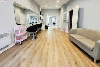 College St, Burnham On Sea for lease Interior Photo- Image 1 of 4