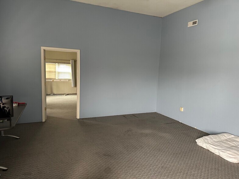 18 Brenneman Cir, Mechanicsburg, PA à vendre - Photo du bâtiment - Image 3 de 8