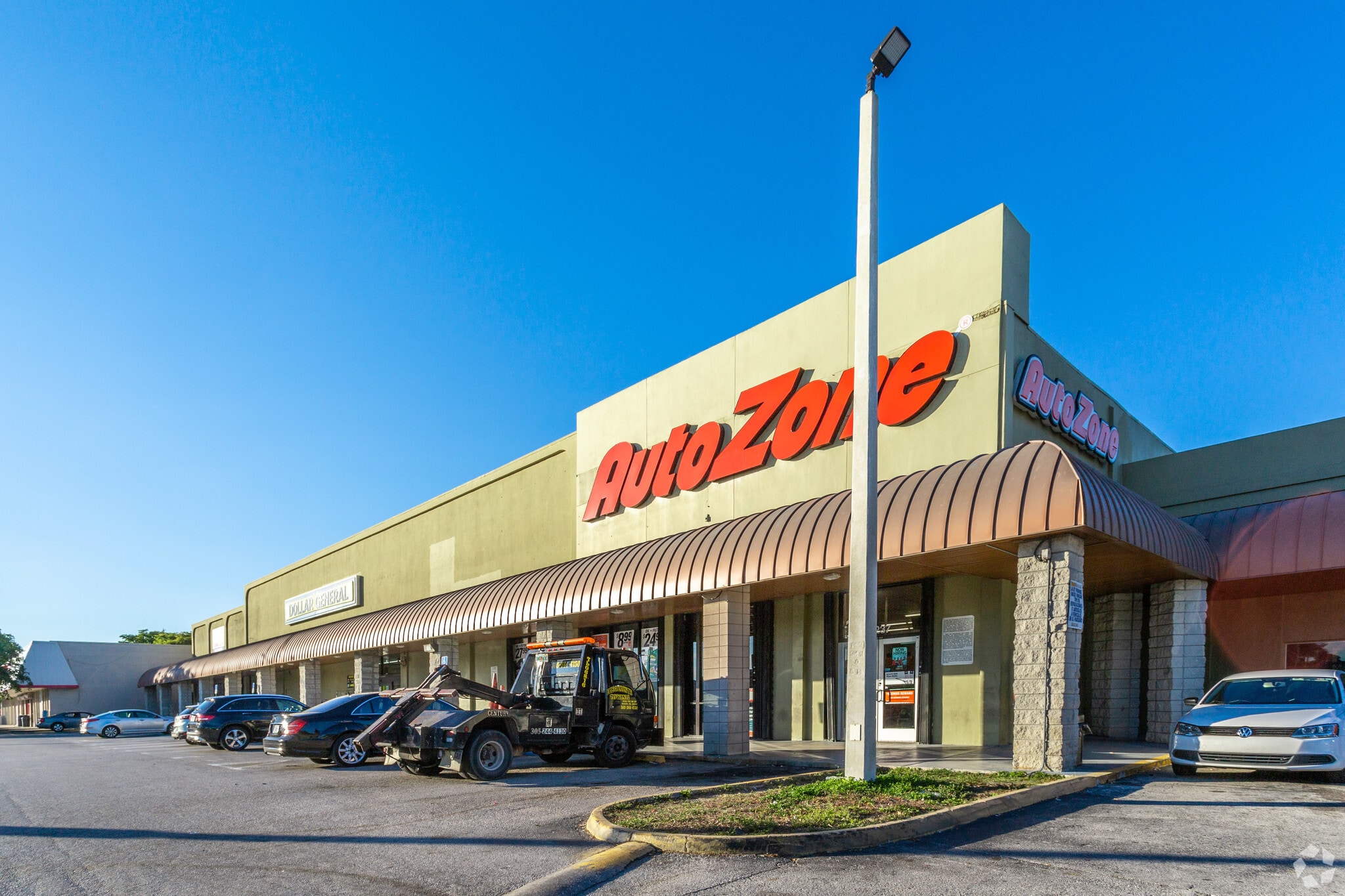 1237-1257 W 68th St, Hialeah, FL for sale Primary Photo- Image 1 of 5