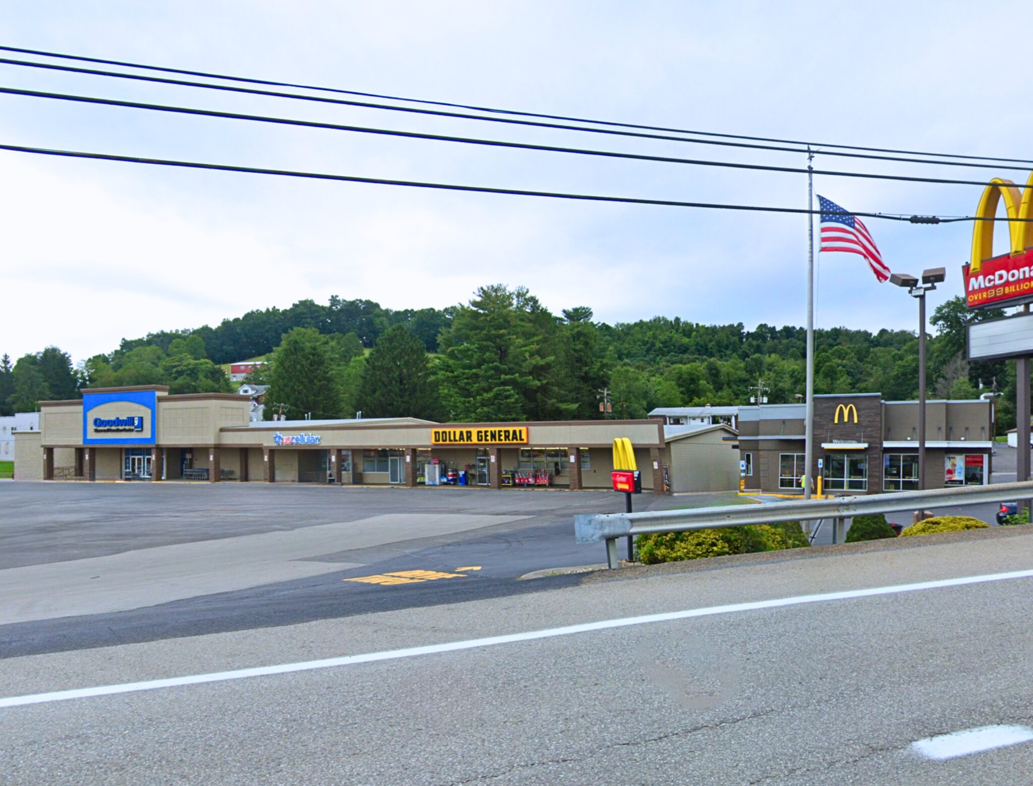 1 Harman Plz, Grafton, WV à louer Photo du bâtiment- Image 1 de 2