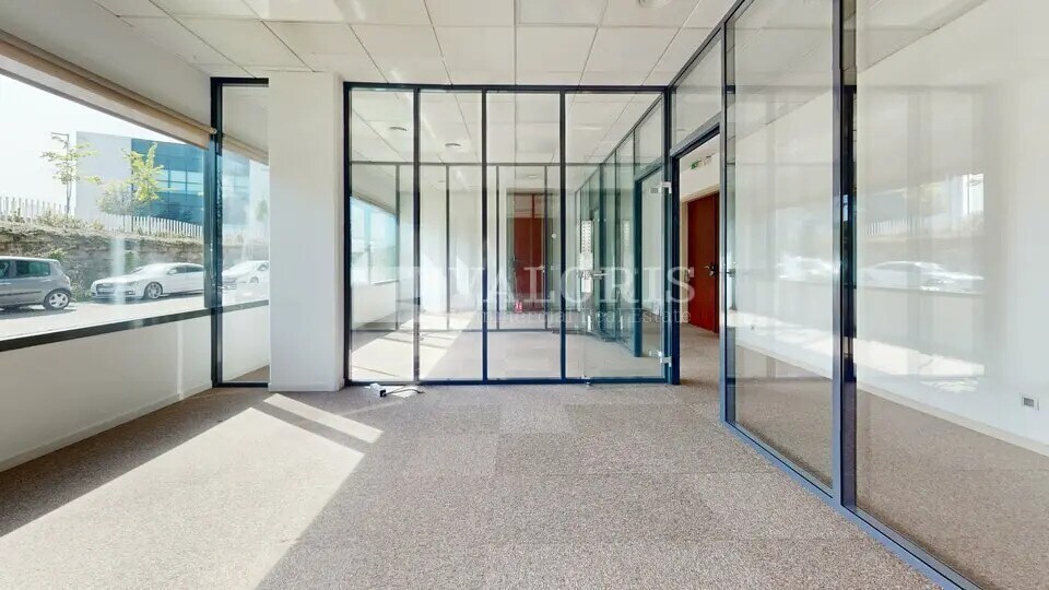 Office in Champagne-au-Mont-d'Or for sale - Interior Photo - Image 1 of 17