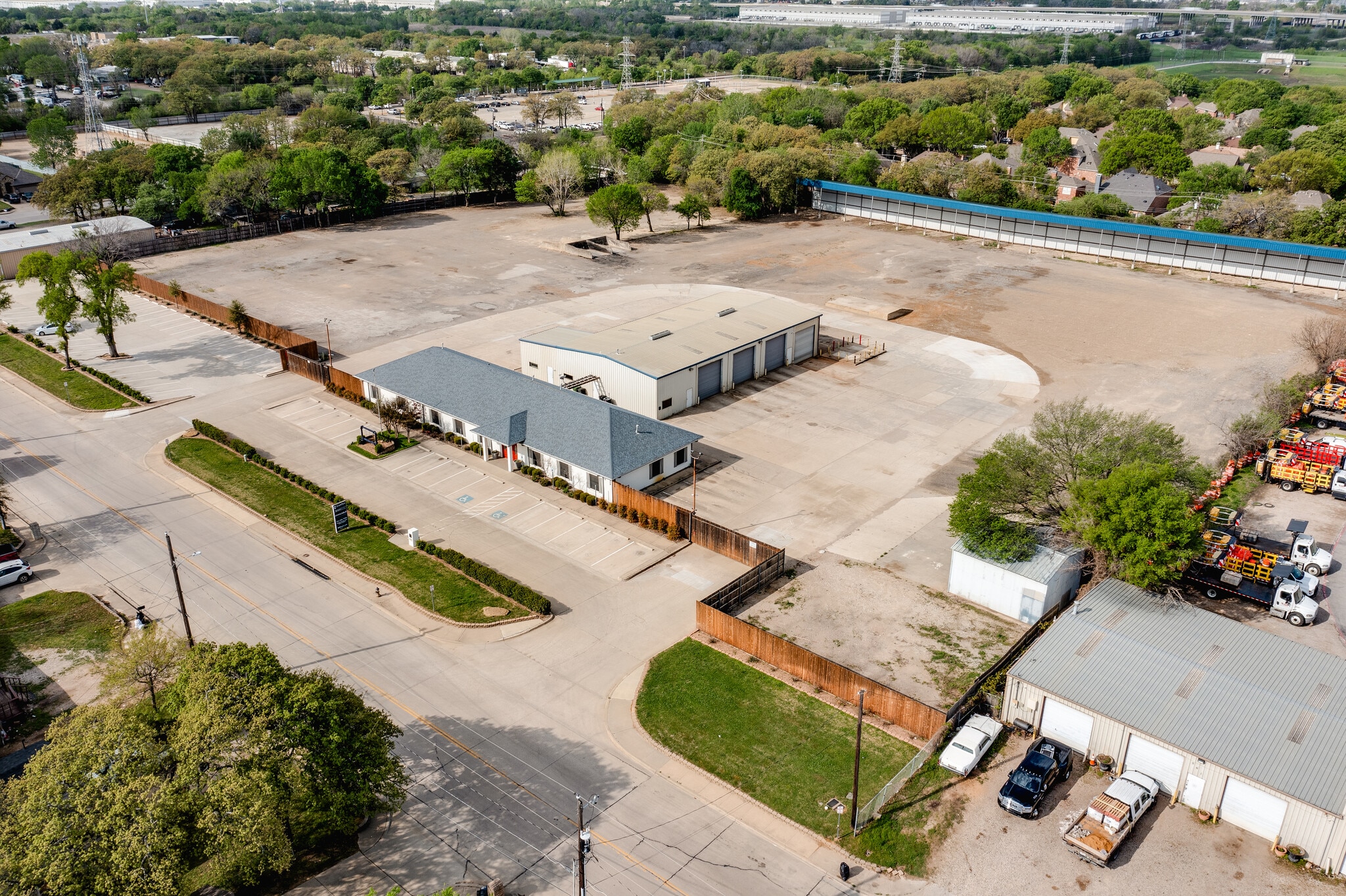 421 Compton Ave, Irving, TX for lease Primary Photo- Image 1 of 33