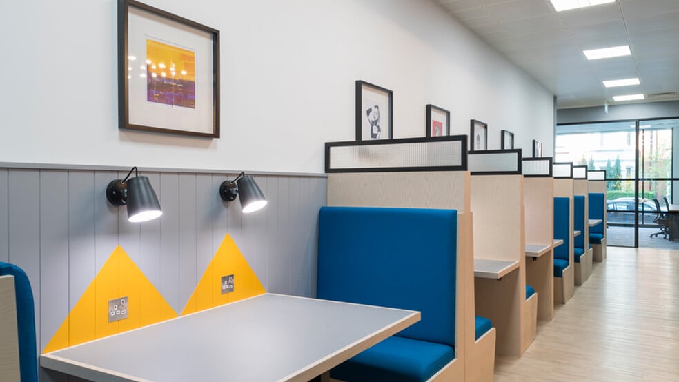 174 Hammersmith Rd, London for lease - Interior Photo - Image 3 of 7