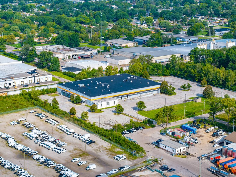 2201 Advance Ave, Columbus, OH for lease - Building Photo - Image 2 of 6