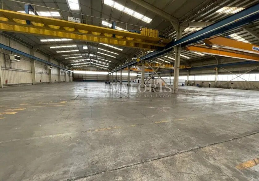 Industrial in Meyzieu for lease - Interior Photo - Image 2 of 5