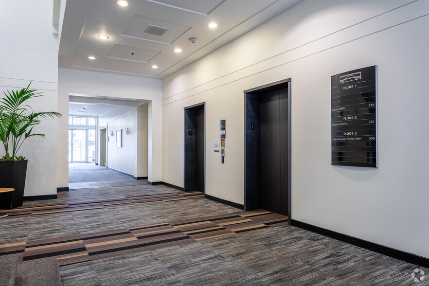 1650 NW Naito Pky, Portland, OR for sale - Building Photo - Image 3 of 15