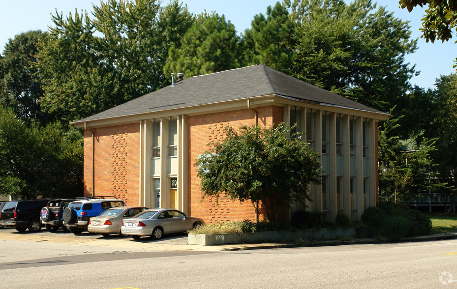 2029 Peabody Ave, Memphis, TN for lease - Primary Photo - Image 1 of 26