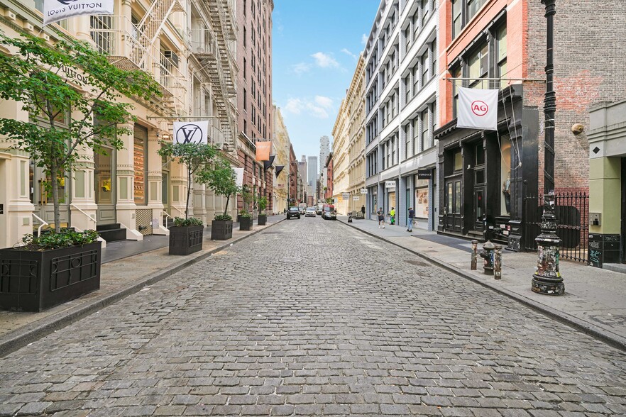 93-99 Greene St, New York, NY for lease - Building Photo - Image 2 of 3