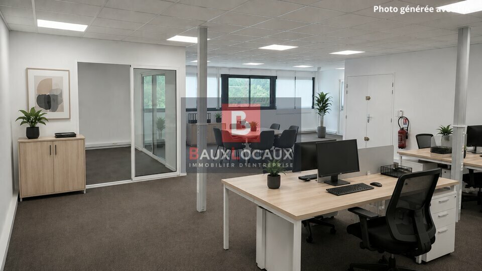 Office in Entraigues-sur-la-Sorgue for lease Interior Photo- Image 1 of 5