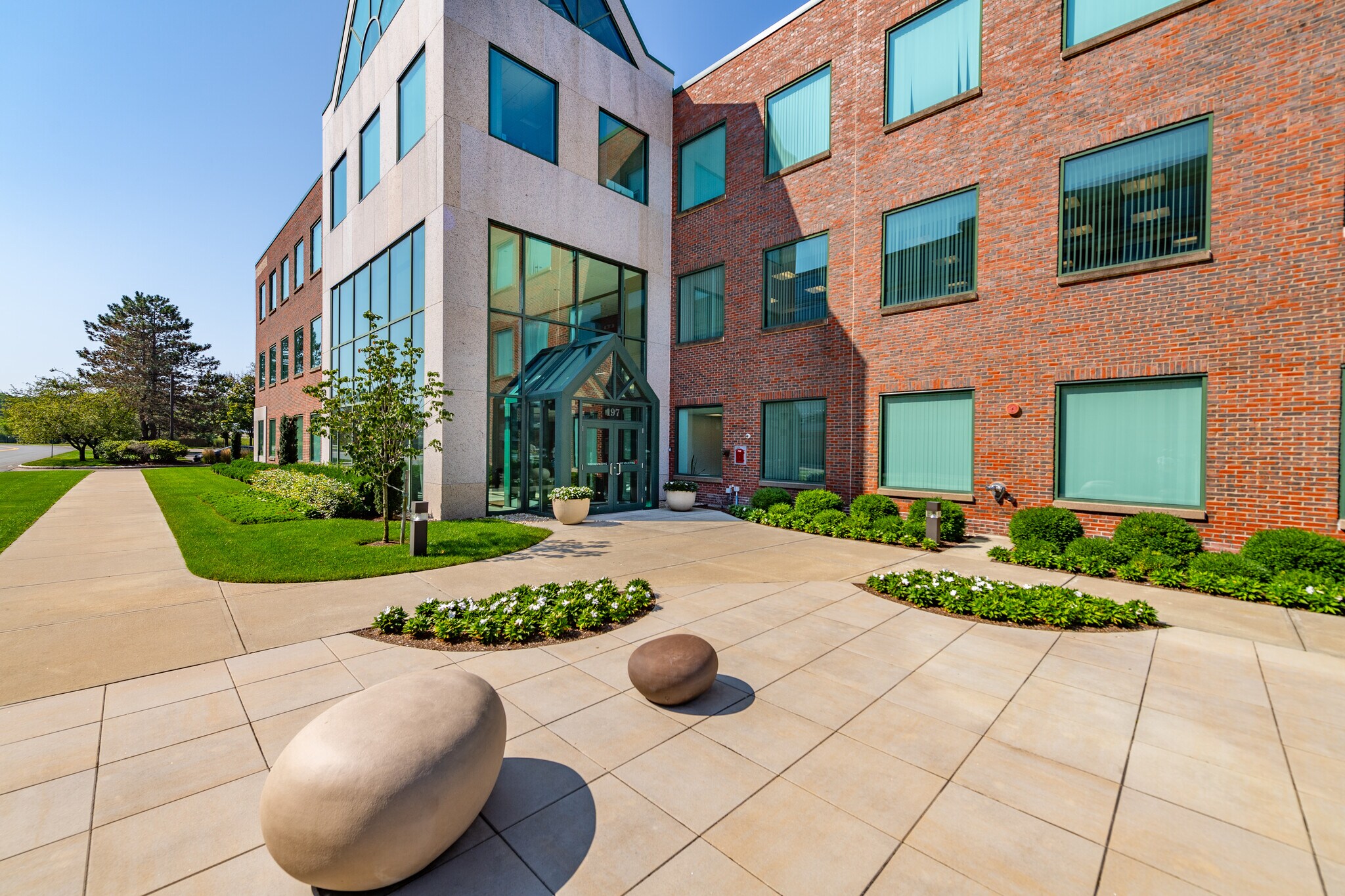 197 First Ave, Needham, MA à louer Photo du bâtiment- Image 1 de 7