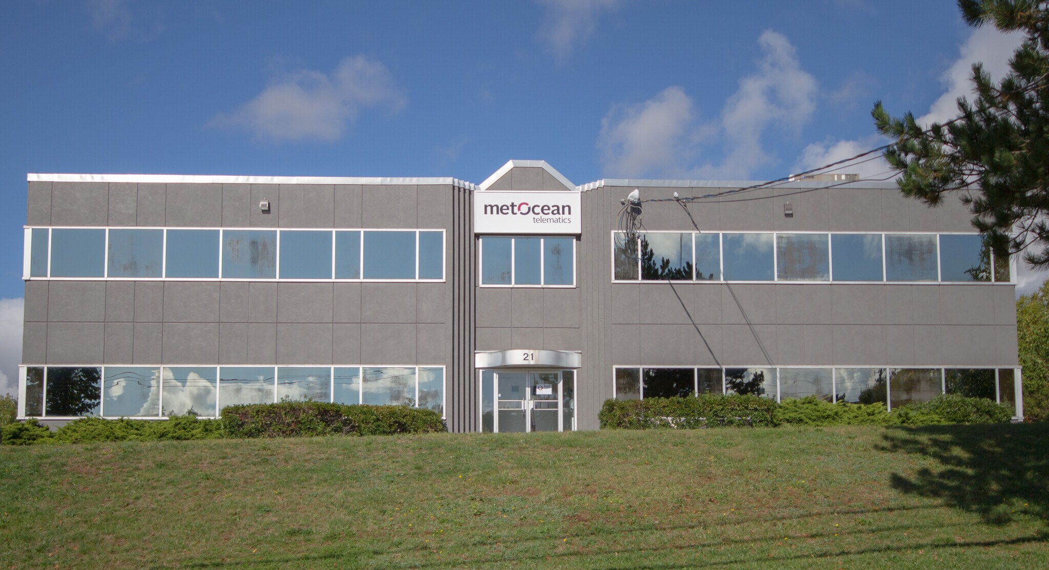 21 Thornhill Dr, Dartmouth, NS for lease Building Photo- Image 1 of 8