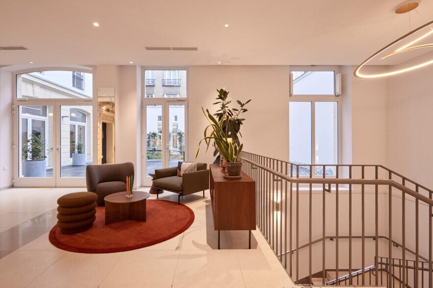 71 Rue De Miromesnil, Paris à louer - Photo du bâtiment - Image 1 de 17