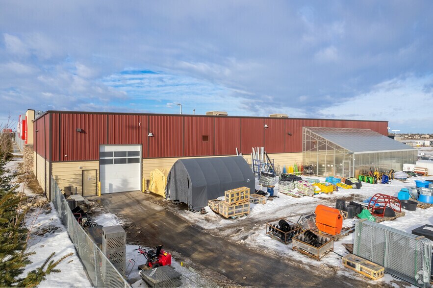 300 Edgefield Pl, Strathmore, AB à louer - Photo du bâtiment - Image 2 de 5