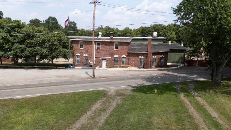 816 N Milan St, Canal Fulton, OH à vendre - Photo du bâtiment - Image 2 de 33