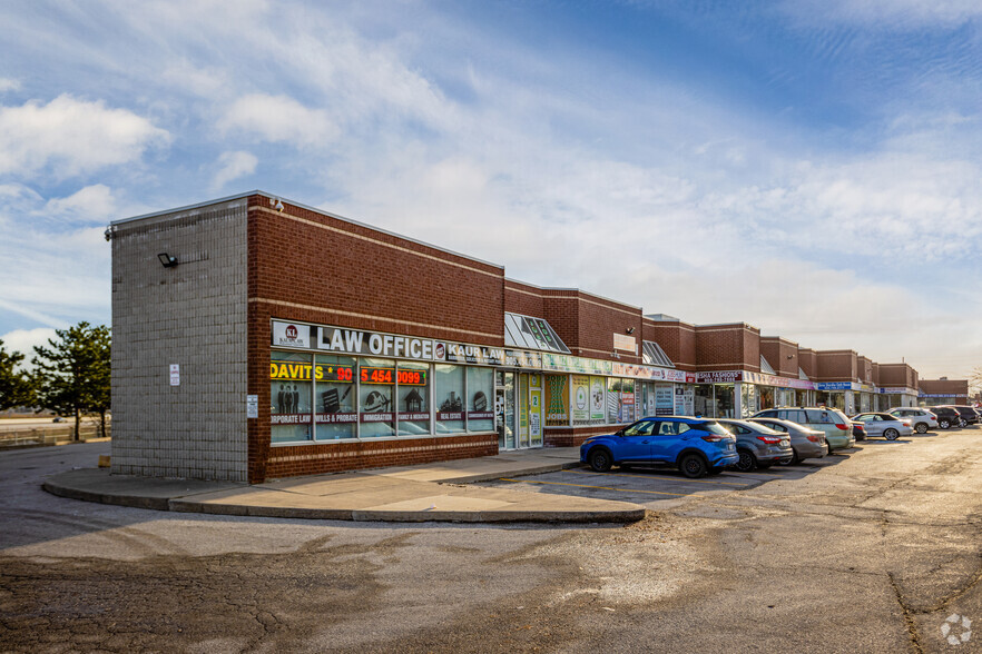 2575 Steeles Ave E, Brampton, ON à louer - Photo du bâtiment - Image 3 de 4