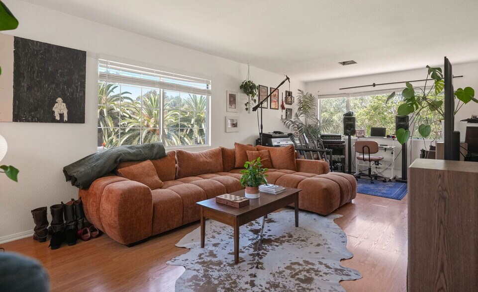 2142 Baxter St, Los Angeles, CA à vendre - Photo intérieure - Image 3 de 25