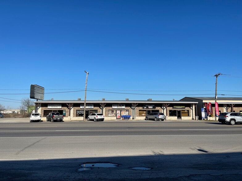 128 N Saginaw Blvd, Saginaw, TX for lease - Building Photo - Image 3 of 6