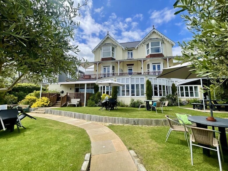 1 Queens Rd, Shanklin à vendre - Photo du bâtiment - Image 2 de 21