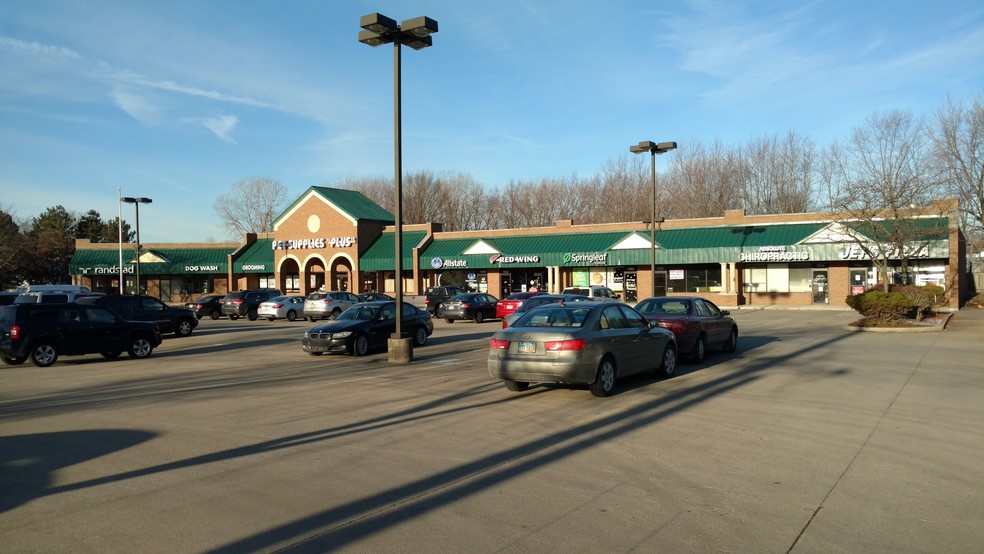 7554-7580 Pearl Rd, Middleburg Heights, OH for lease - Building Photo - Image 1 of 1