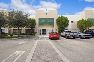 10101 Lantana Rd, Lake Worth, FL à louer Photo du bâtiment- Image 1 de 1