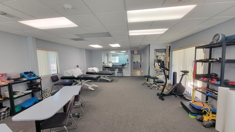 2831 Ringling Blvd, Sarasota, FL for sale - Building Photo - Image 3 of 35