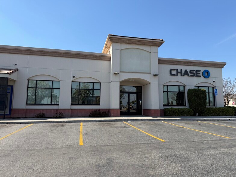 13075 Rosedale Hwy, Bakersfield, CA à louer - Photo du bâtiment - Image 3 de 20