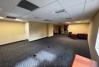 41-11 Bell Blvd, Bayside, NY à louer Photo intérieure- Image 2 de 5