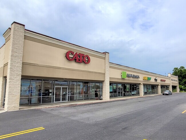 Plus de détails pour 201-210 S Conestoga Dr, Shippensburg, PA - Commerce de détail à louer