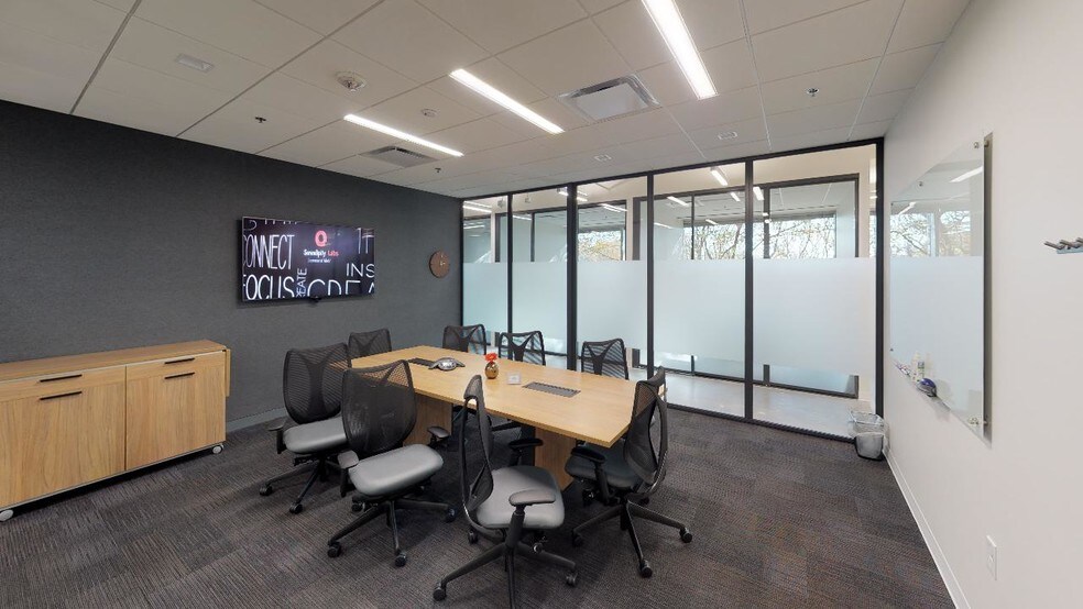 525 Junction Rd, Madison, WI à louer - Photo intérieure - Image 2 de 53