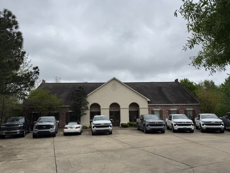 307 Highland Park Cove, Ridgeland, MS for lease - Building Photo - Image 2 of 2