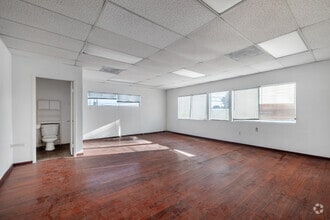 1241 S Fairfax Ave, Los Angeles, CA for lease Interior Photo- Image 1 of 4