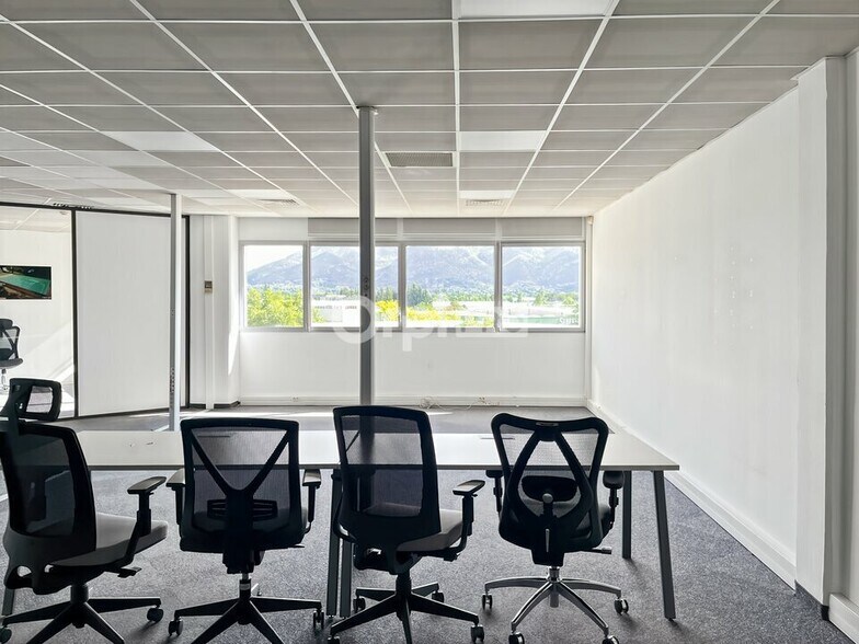 Bureau dans Aubagne à louer - Photo intérieure - Image 2 de 8