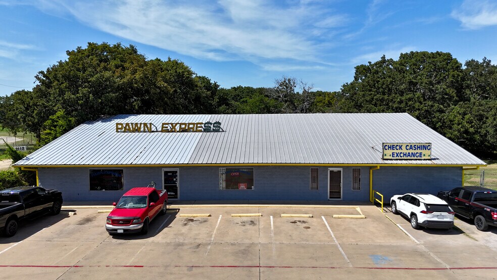 2106 W Main St, Gun Barrel City, TX for sale - Primary Photo - Image 1 of 4