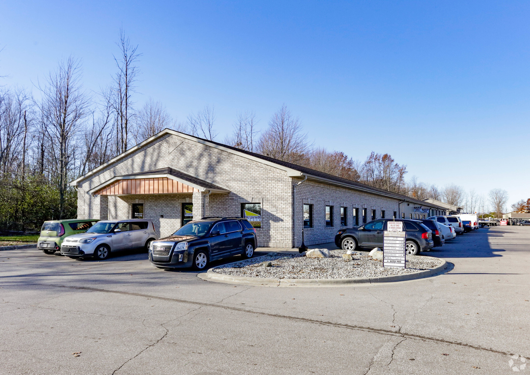 3689-3691 Fashion Square Blvd, Saginaw, MI for sale Primary Photo- Image 1 of 1